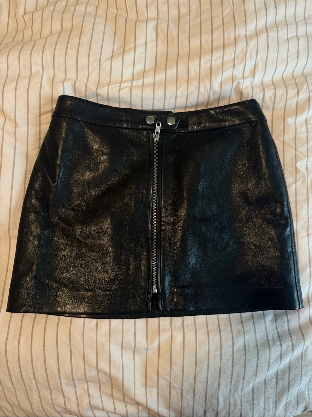 Wilfred Black Leather Front-Zip Mini Skirt